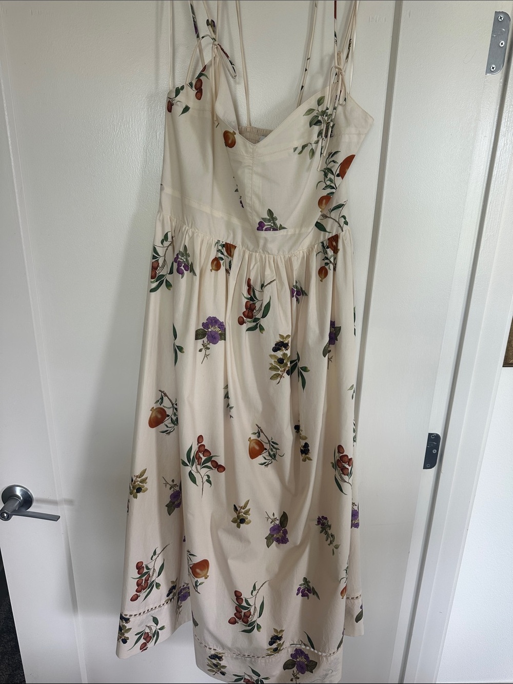 Size large cream En Saison Floral Midi Dress with Fruit Print